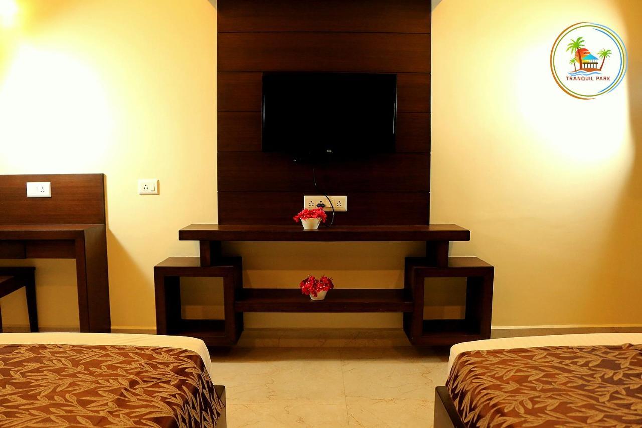 Tranquil Park Hotell Pondicherry Exteriör bild