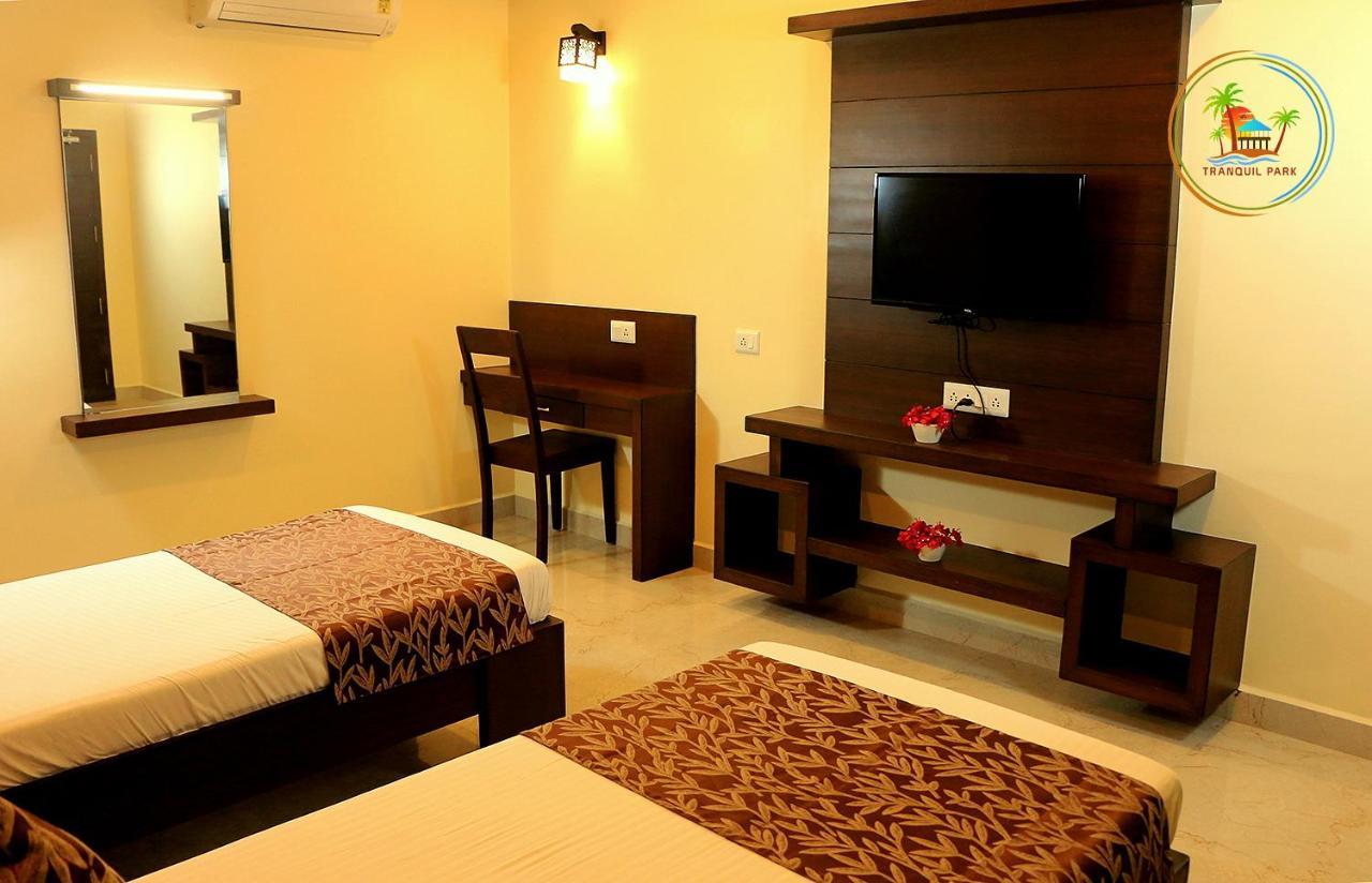 Tranquil Park Hotell Pondicherry Exteriör bild