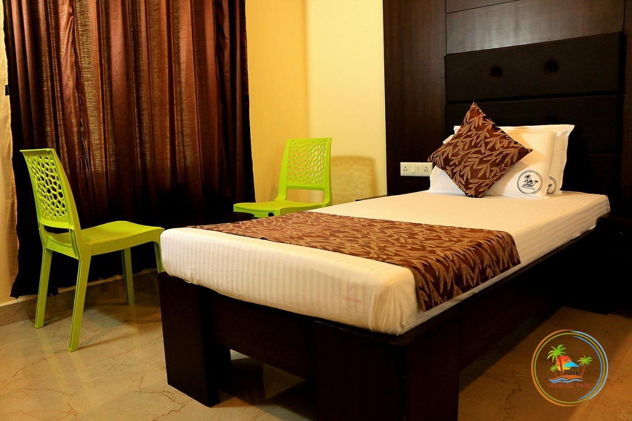 Tranquil Park Hotell Pondicherry Exteriör bild