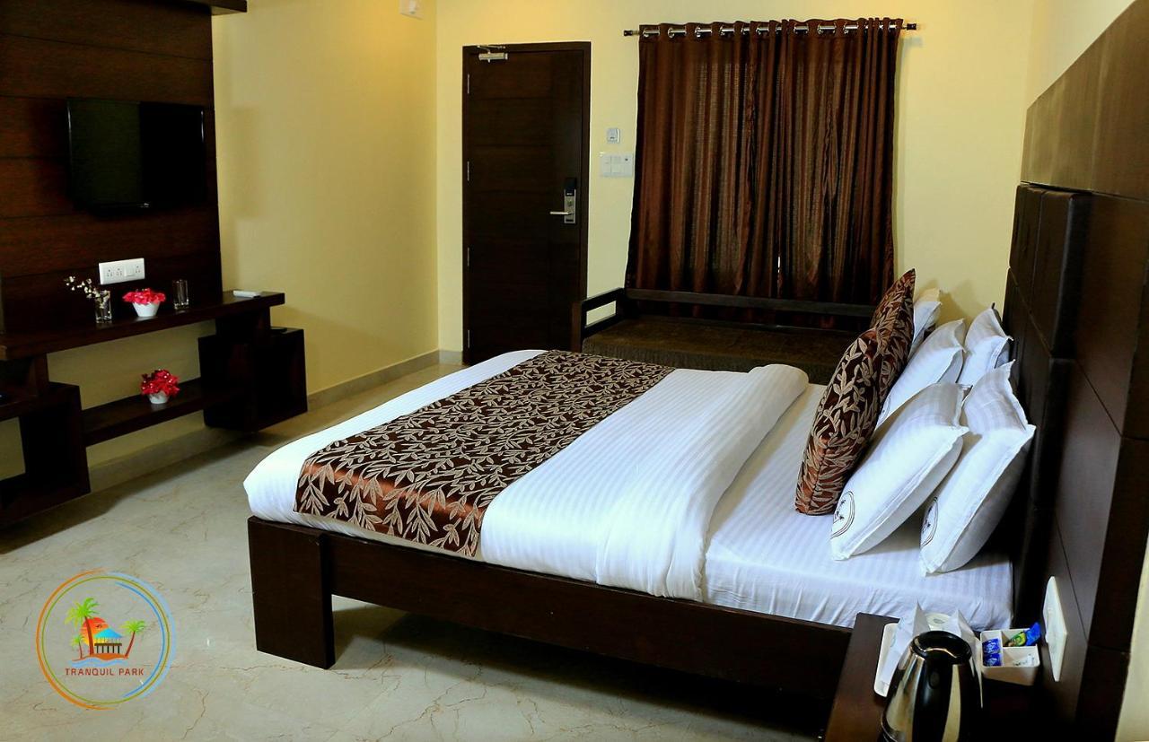 Tranquil Park Hotell Pondicherry Exteriör bild